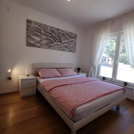 Apartman Apartment In Banjole Near The Beach, Cleaning Included