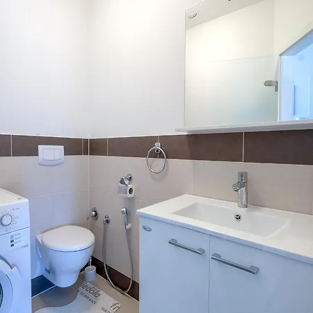 Apartment In Banjole Near The Beach, Cleaning Included Apartman *