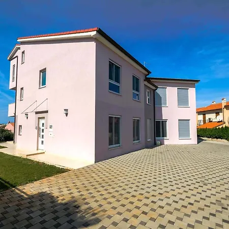 Apartment In Banjole Near The Beach, Cleaning Included *
