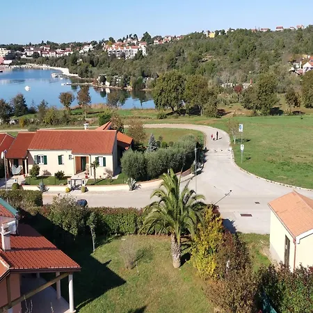 Apartman Apartment In Banjole Near The Beach, Cleaning Included *